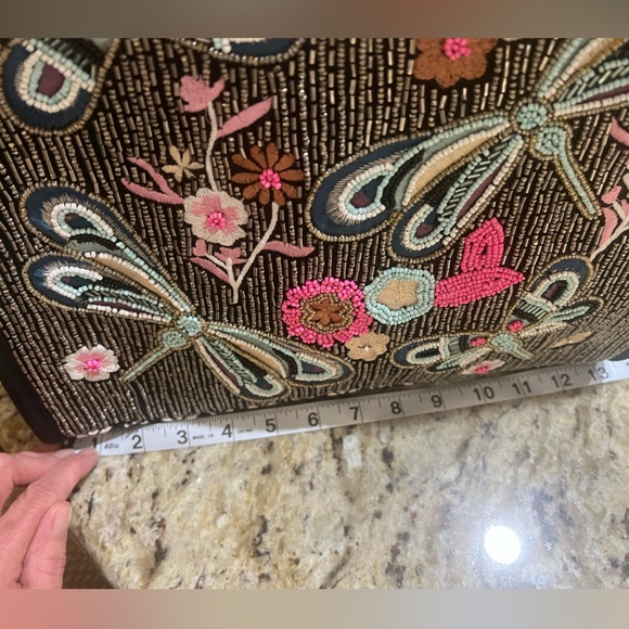 America and beyond crossbody tote is a
perfect addition to your collection. 💕 - Picture 14 of 14